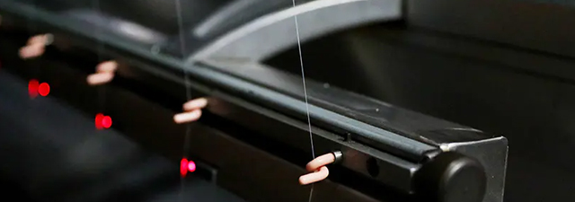 HOY uvádí na trh udržitelnou dutou zkadeřenou přízi s vynikajícím odvodem vlhkosti