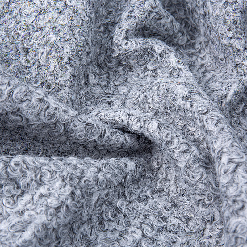 Barevná série dutých zkadeřených přízí HOY